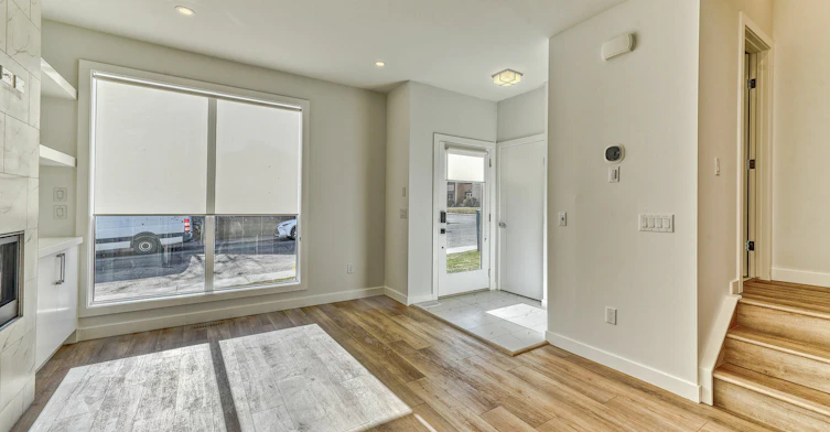 3564-3560 28 Avenue Southwest, Calgary, AB, T3E 2J5 - 6