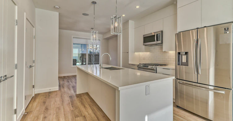 3564-3560 28 Avenue Southwest, Calgary, AB, T3E 2J5 - 31