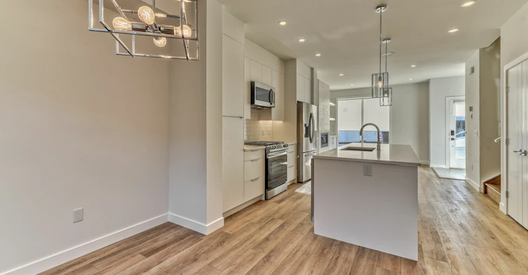 3564-3560 28 Avenue Southwest, Calgary, AB, T3E 2J5 - 13