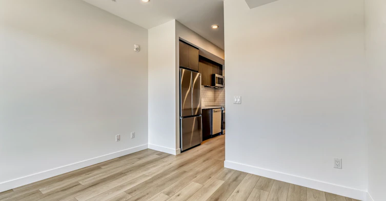 201-1870 45 Street NW, Calgary, AB, T3B 6A9 - 9