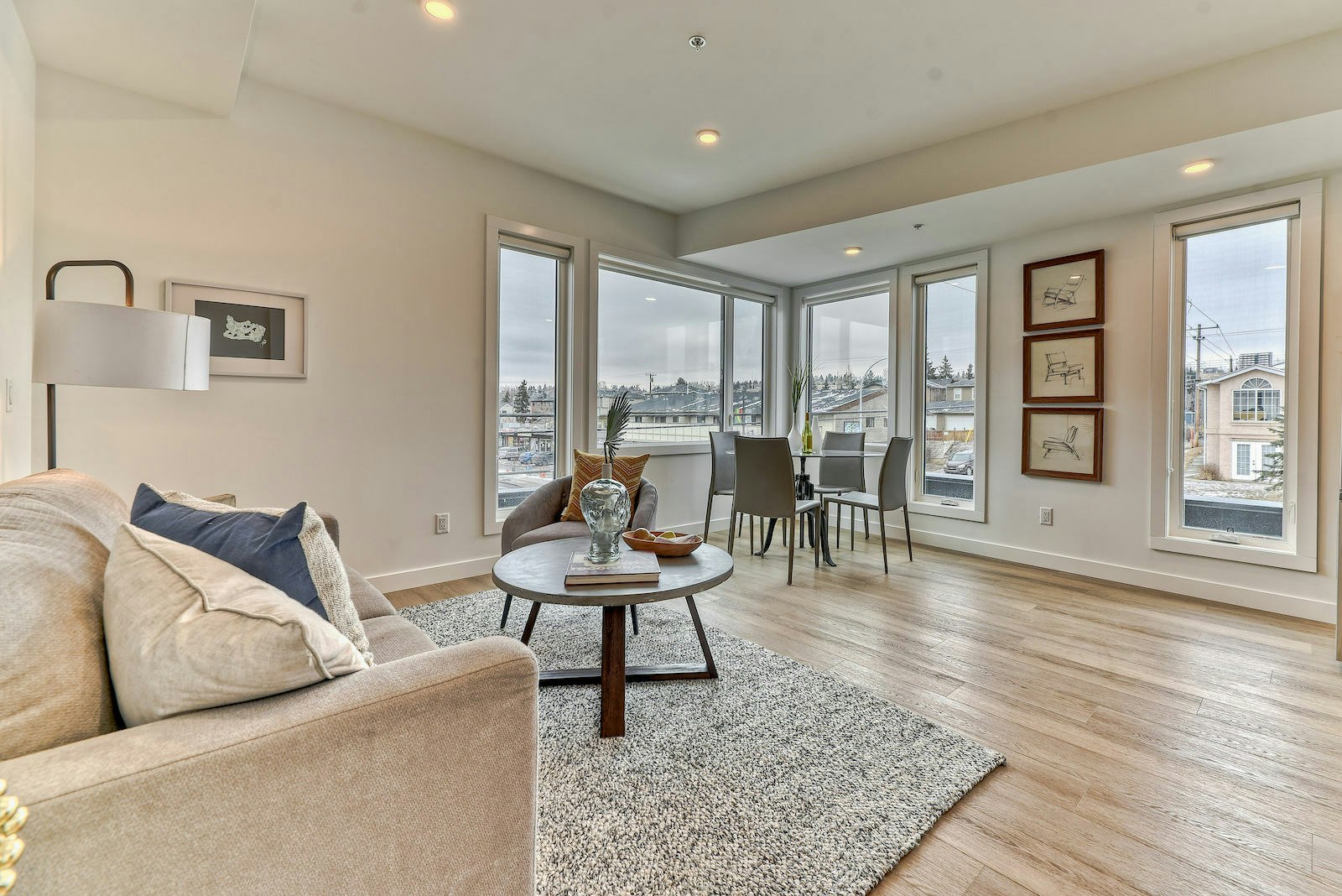 201-1870 45 Street NW, Calgary, AB, T3B 6A9