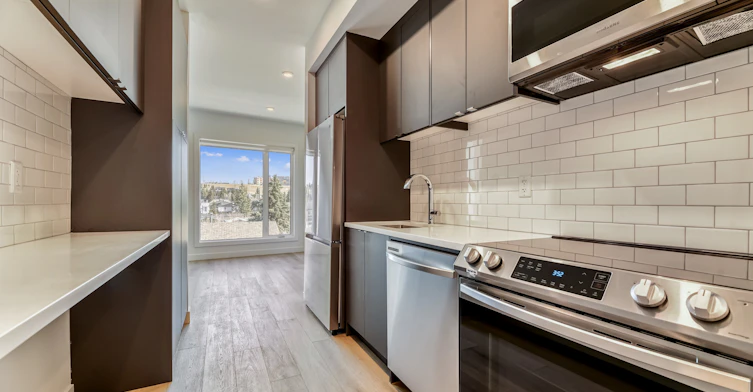 201-1870 45 Street NW, Calgary, AB, T3B 6A9 - 8