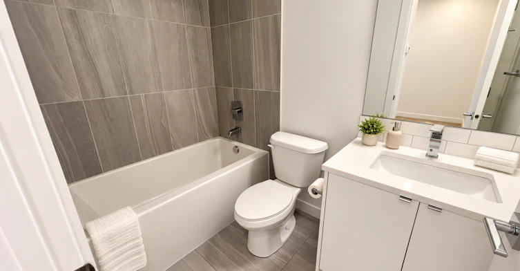 202-1870 45 Street NW, Calgary, AB, T3B 6A9 - 7