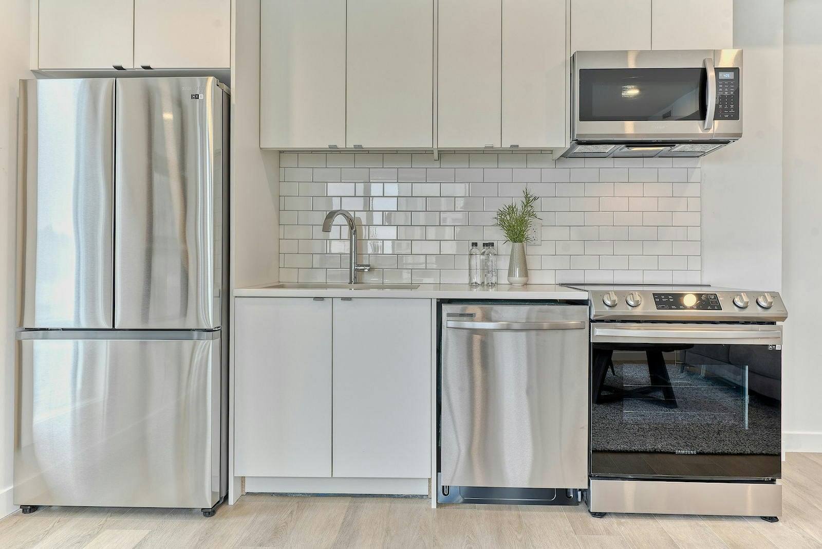 202-1870 45 Street NW, Calgary, AB, T3B 6A9 - 2