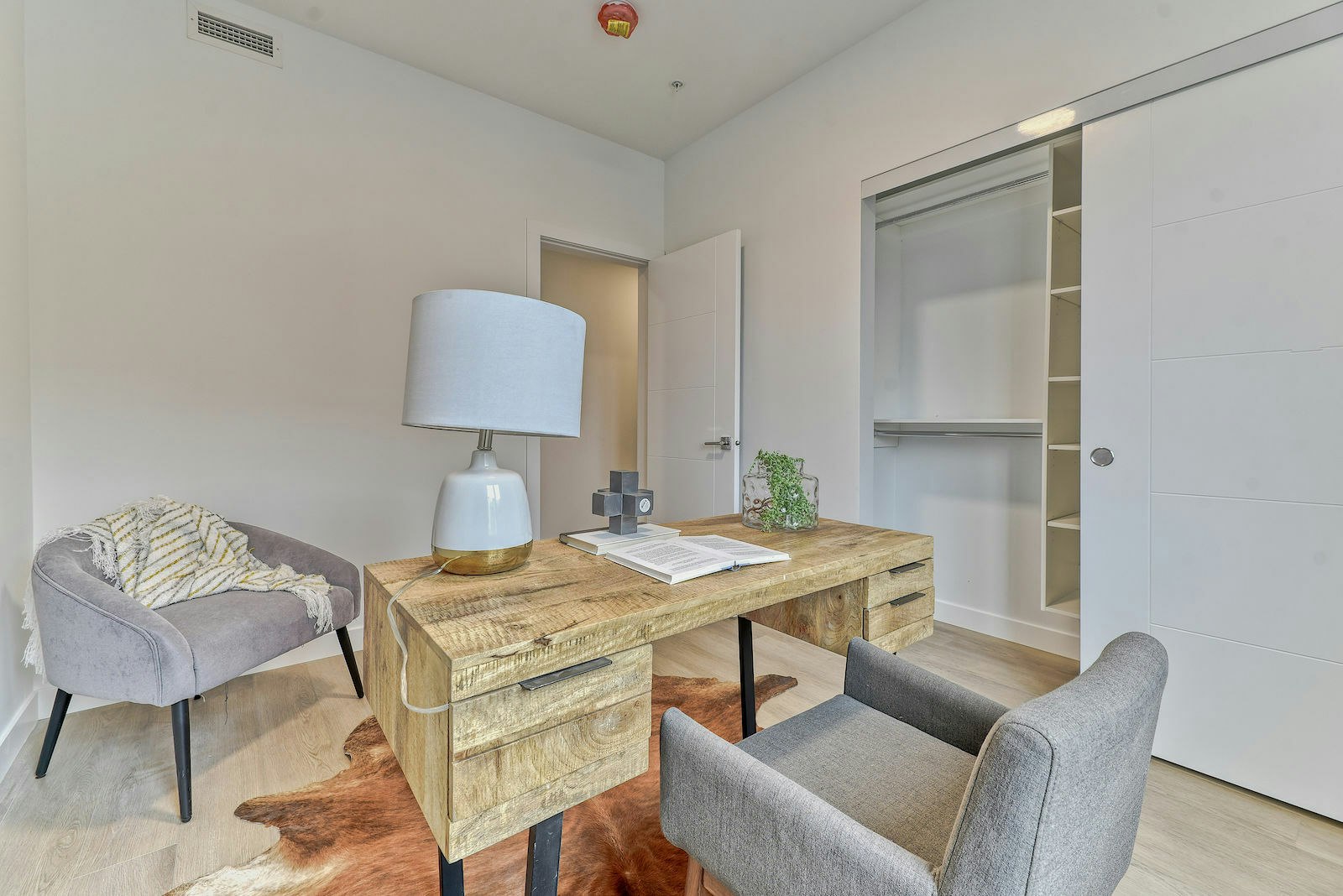 202-1870 45 Street NW, Calgary, AB, T3B 6A9 - 8