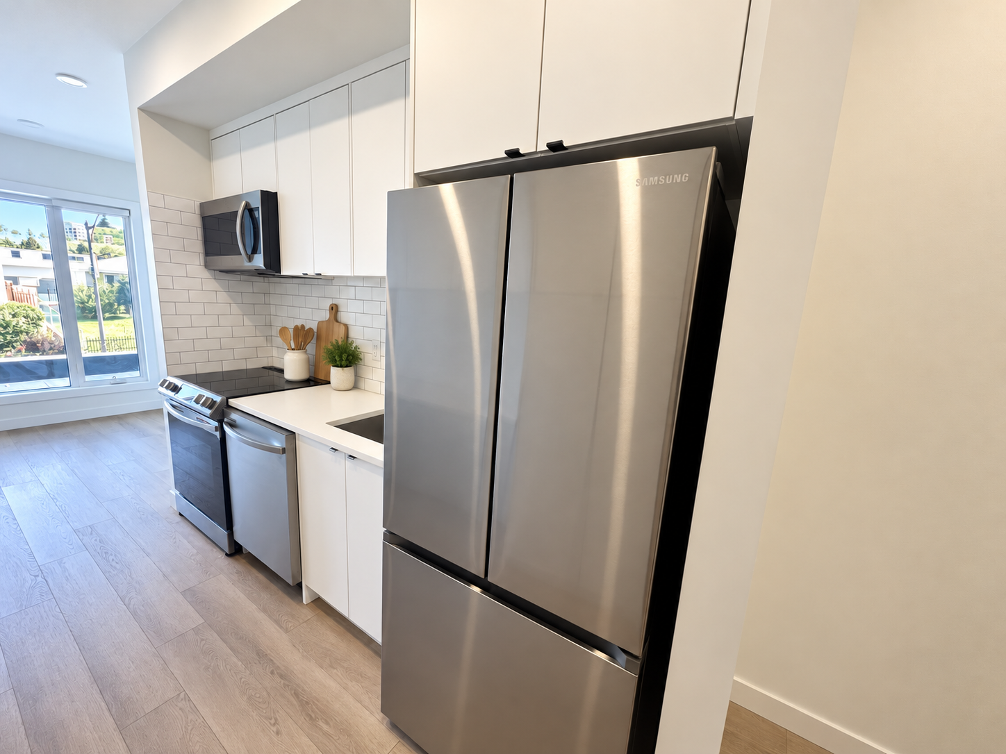 202-1870 45 Street NW, Calgary, AB, T3B 6A9 - 3