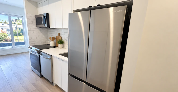 202-1870 45 Street NW, Calgary, AB, T3B 6A9 - 3