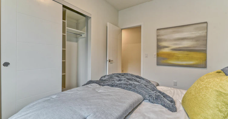 202-1870 45 Street NW, Calgary, AB, T3B 6A9 - 4