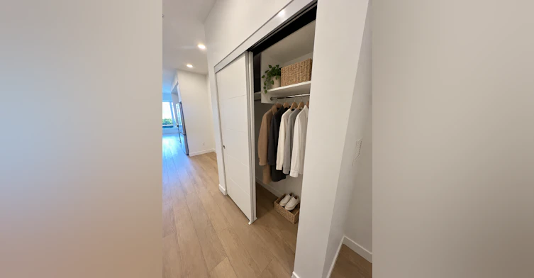 202-1870 45 Street NW, Calgary, AB, T3B 6A9