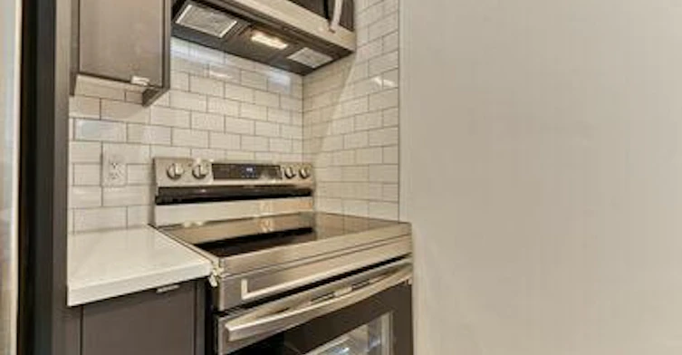 1084B-1086 Remington Road Northeast, Calgary, AB, T2E 5L4 - 9