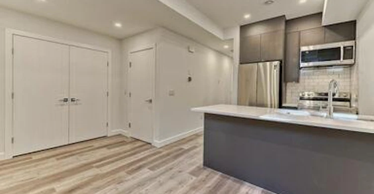 1084B-1086 Remington Road Northeast, Calgary, AB, T2E 5L4 - 8