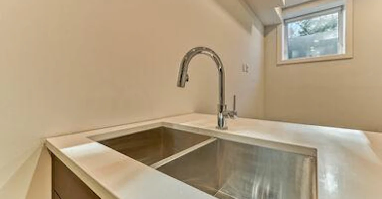 1084B-1086 Remington Road Northeast, Calgary, AB, T2E 5L4 - 12