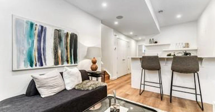 1084B-1086 Remington Road Northeast, Calgary, AB, T2E 5L4 - 3