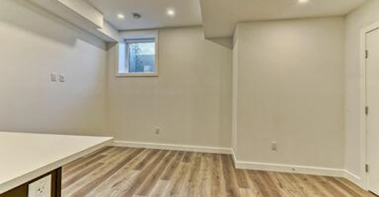 1084B-1086 Remington Road Northeast, Calgary, AB, T2E 5L4 - 13