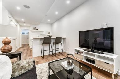 1084B-1086 Remington Road Northeast, Calgary, AB, T2E 5L4 - 4