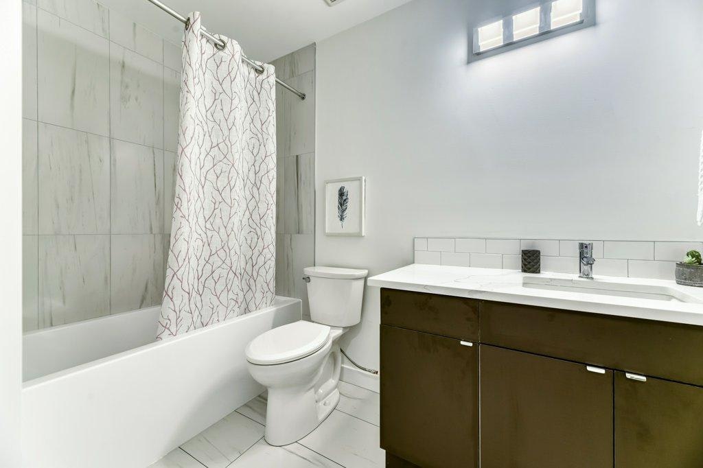 1084B-1086 Remington Road Northeast, Calgary, AB, T2E 5L4 - 16