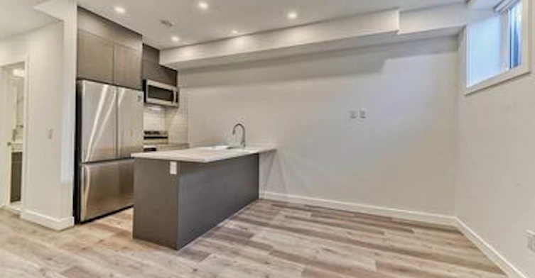 1084B-1086 Remington Road Northeast, Calgary, AB, T2E 5L4 - 10