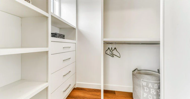 1084 Remington Road NE-1086 Remington Road Northeast, Calgary, AB, T2E 5L4 - 4