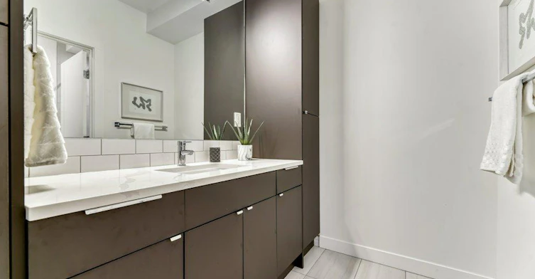 1084 Remington Road NE-1086 Remington Road Northeast, Calgary, AB, T2E 5L4 - 10