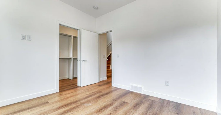 1084 Remington Road NE-1086 Remington Road Northeast, Calgary, AB, T2E 5L4 - 12