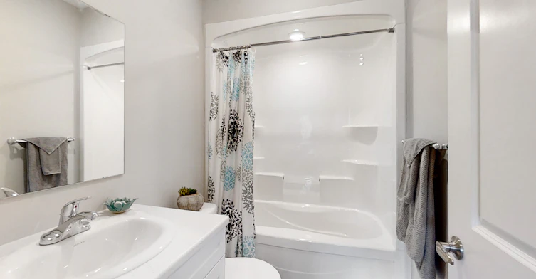 302-233 Dunlop Street W, Barrie, ON, L4N 1B5 - 2