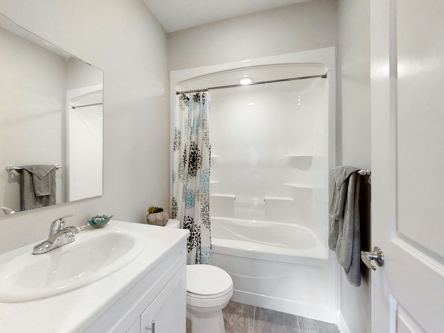 313-233 Dunlop Street W, Barrie, ON, L4N 1B5 - 2