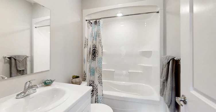 313-233 Dunlop Street W, Barrie, ON, L4N 1B5 - 2