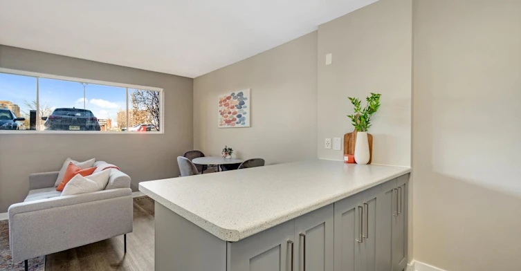 0106-35 Woodridge Crescent, Ottawa, ON, K2B 8S8 - 9