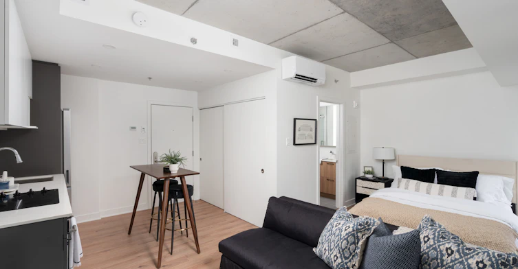 235 Young Rue, Montréal, QC, H3C 0Z6 - 7