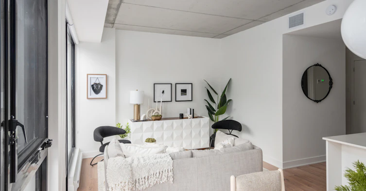 235 Young Rue, Montréal, QC, H3C 0Z6 - 4
