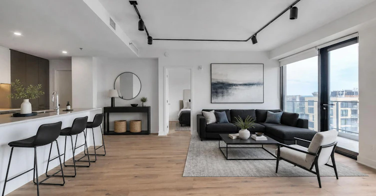 235 Young Rue, Montréal, QC, H3C 0Z6