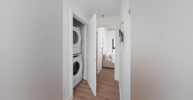 235 Young Rue, Montréal, QC, H3C 0Z6 - 36
