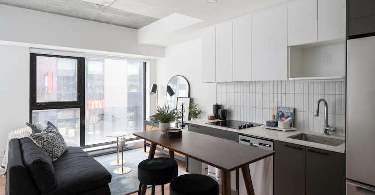 235 Young Rue, Montréal, QC, H3C 0Z6 - 6