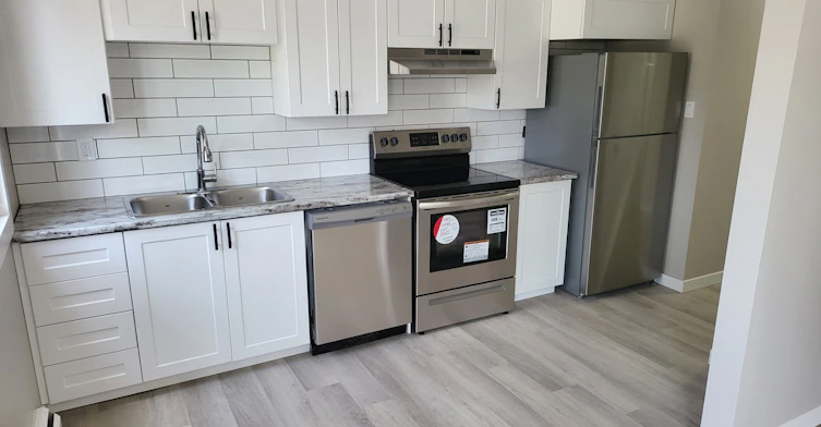 11919 104 Street, Edmonton, AB, T5G 2L3