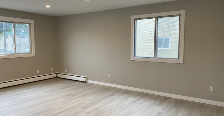11919 104 Street, Edmonton, AB, T5G 2L3 - 9