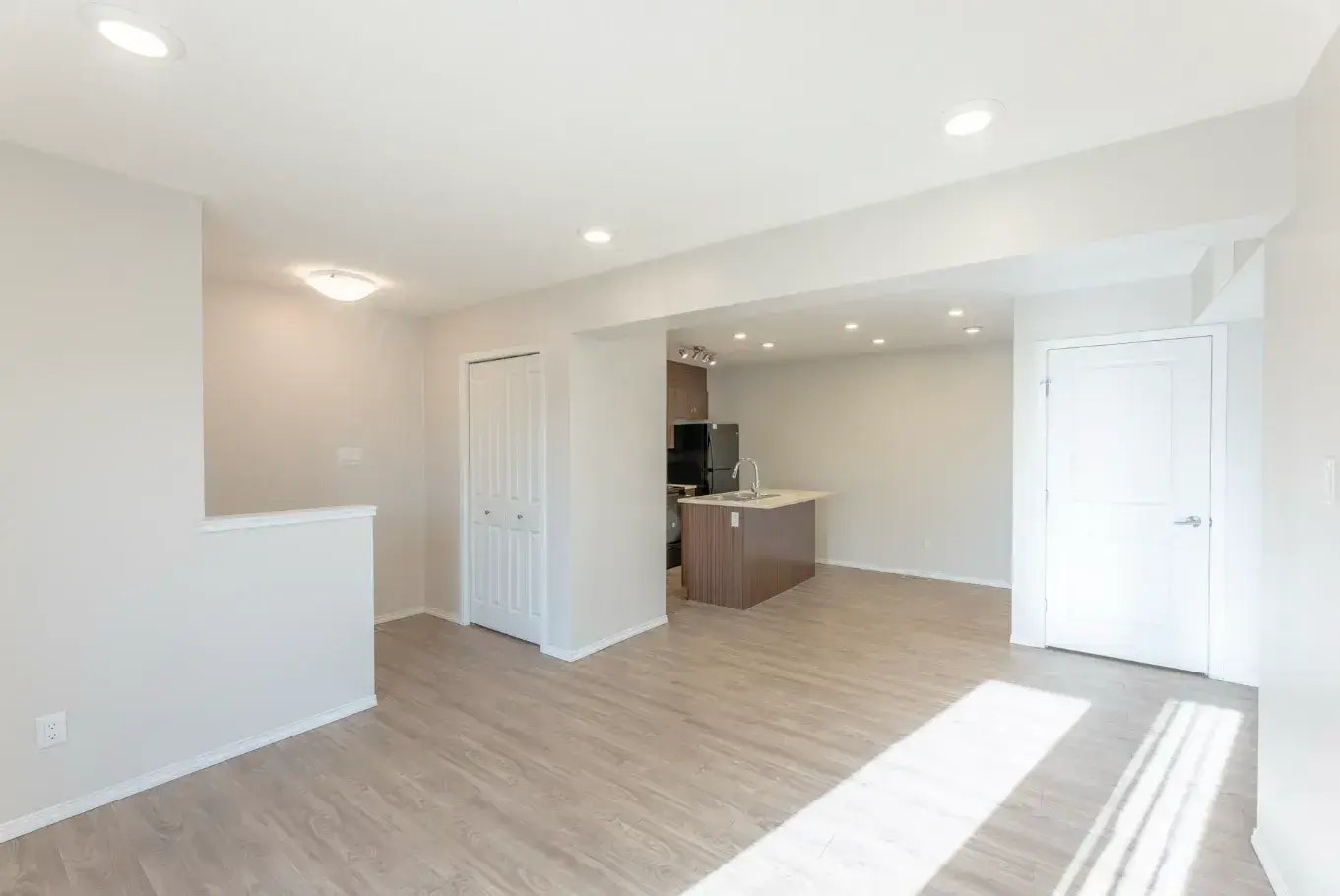 409-7 Bayside Place, Strathmore, AB, T1P 0C7 - 3