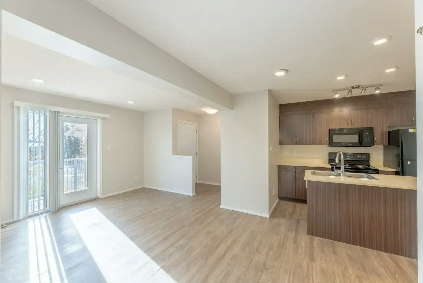 103-7 Bayside Place, Strathmore, AB, T1P 0C7