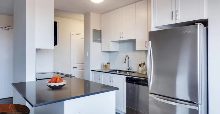 00302-55 Park Street East, Mississauga, ON, L5G 1L9 - 5