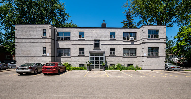 0003-8 Oakwood Avenue North, Mississauga, ON, L5G 3L7 - 2