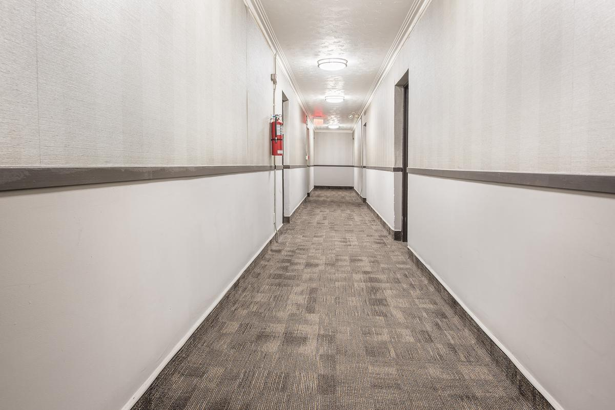 0301-206 Lakeshore Road East, Mississauga, ON, L5G 1G4 - 9