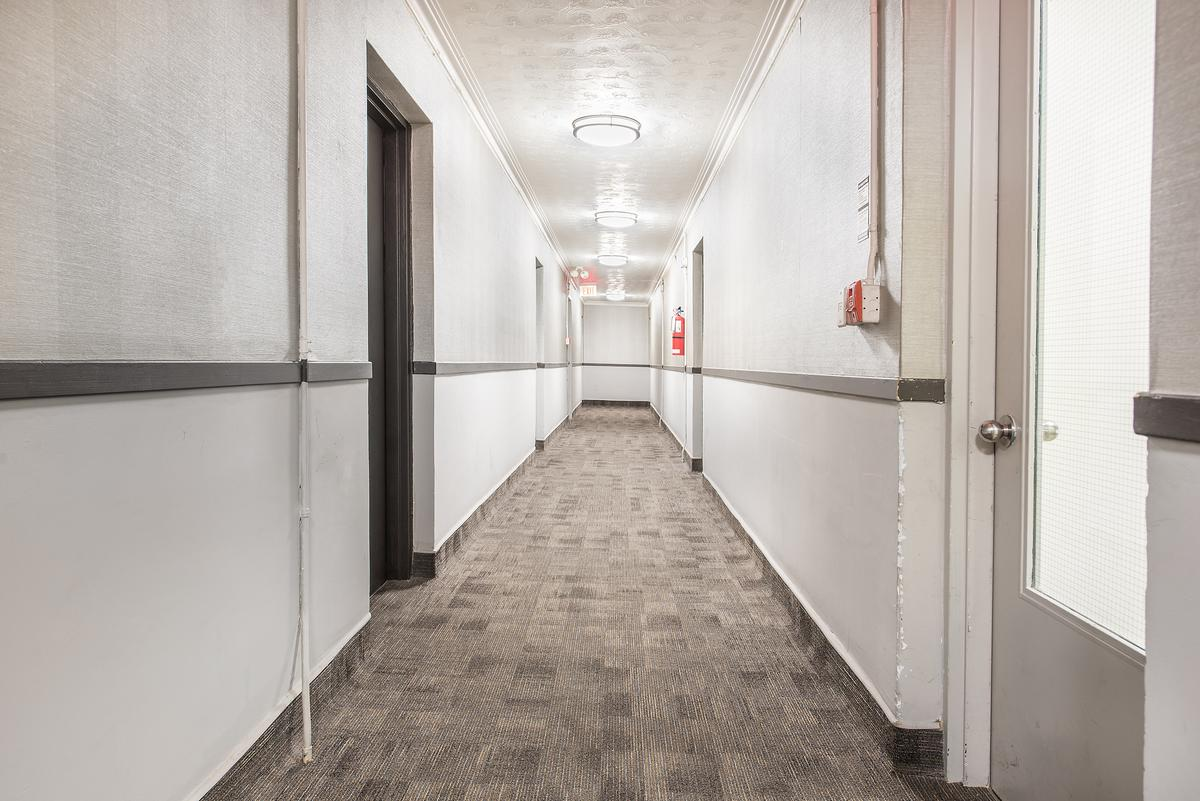 0301-206 Lakeshore Road East, Mississauga, ON, L5G 1G4 - 7