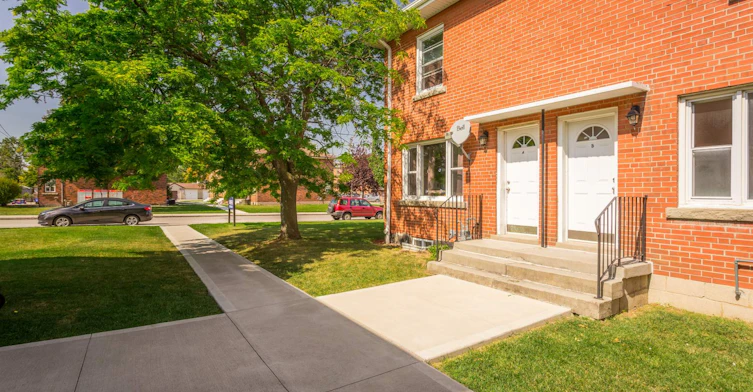 423C-425 42nd Street East, Hamilton, ON, L8T 3A8 - 8