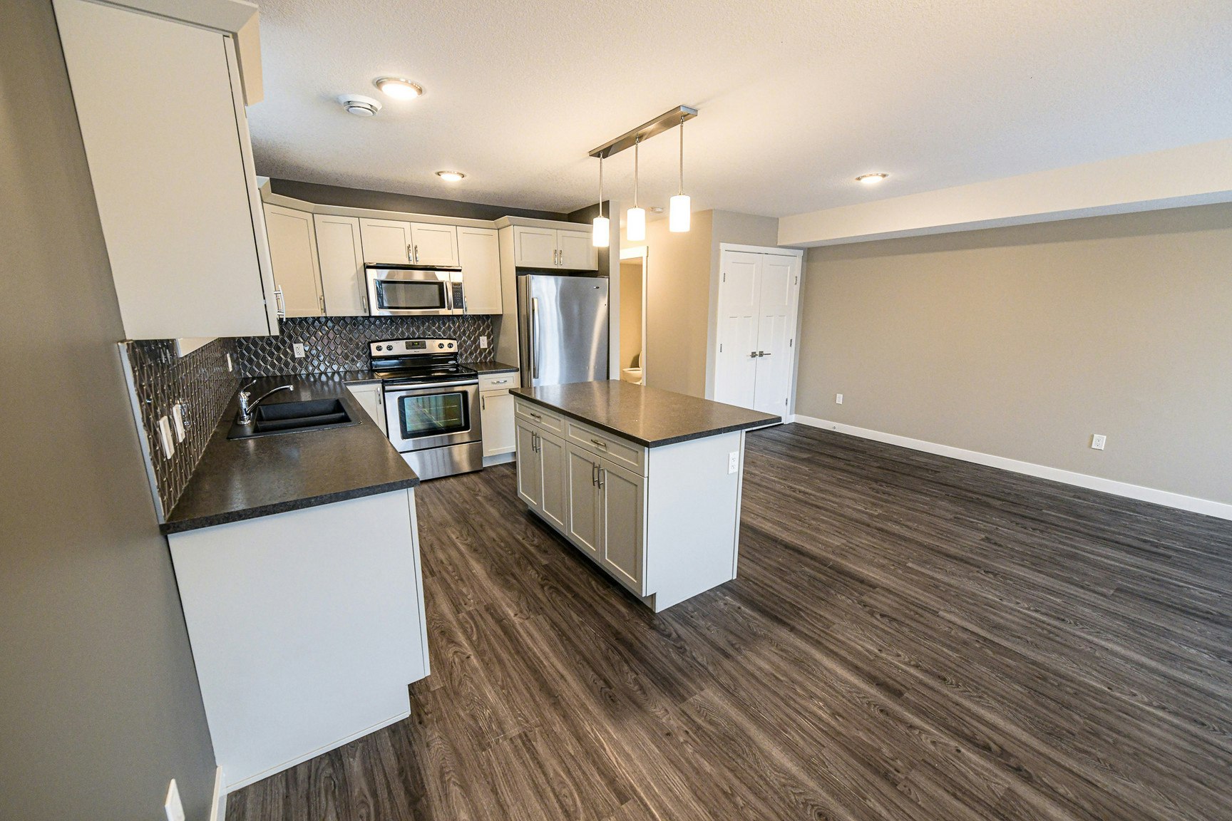 GP 113 204-10101 102 Avenue, Grande Prairie, AB, T8V 0Z9 - 3