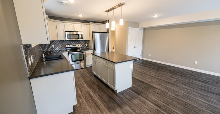 GP 113 204-10101 102 Avenue, Grande Prairie, AB, T8V 0Z9 - 3