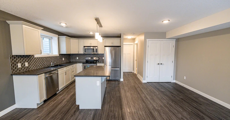 GP 113 204-10101 102 Avenue, Grande Prairie, AB, T8V 0Z9 - 5
