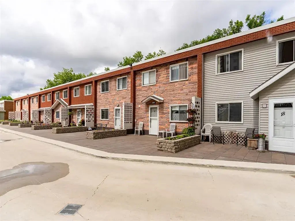02-1650-1650 Henderson Highway, Winnipeg, MB, R2G 1N7 - 6