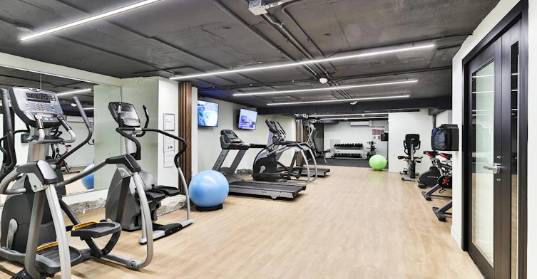 4530 De La Côte Des Neiges Chemin, Montréal, QC, H3V 1G1 - 11