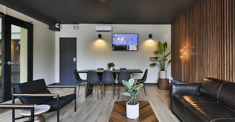 4530 De La Côte Des Neiges Chemin, Montréal, QC, H3V 1G1 - 10
