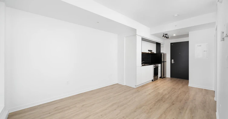 204-1950 Sherbrooke W, Montréal, QC, H3H 1E3 - 9