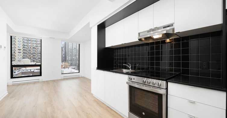 204-1950 Sherbrooke W, Montréal, QC, H3H 1E3 - 2